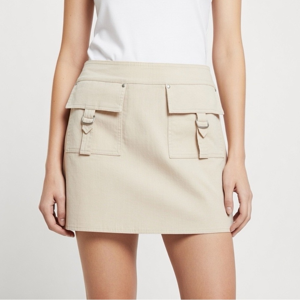 Express Women's Khaki Low Rise Cargo Pocket Skirt, Size 8